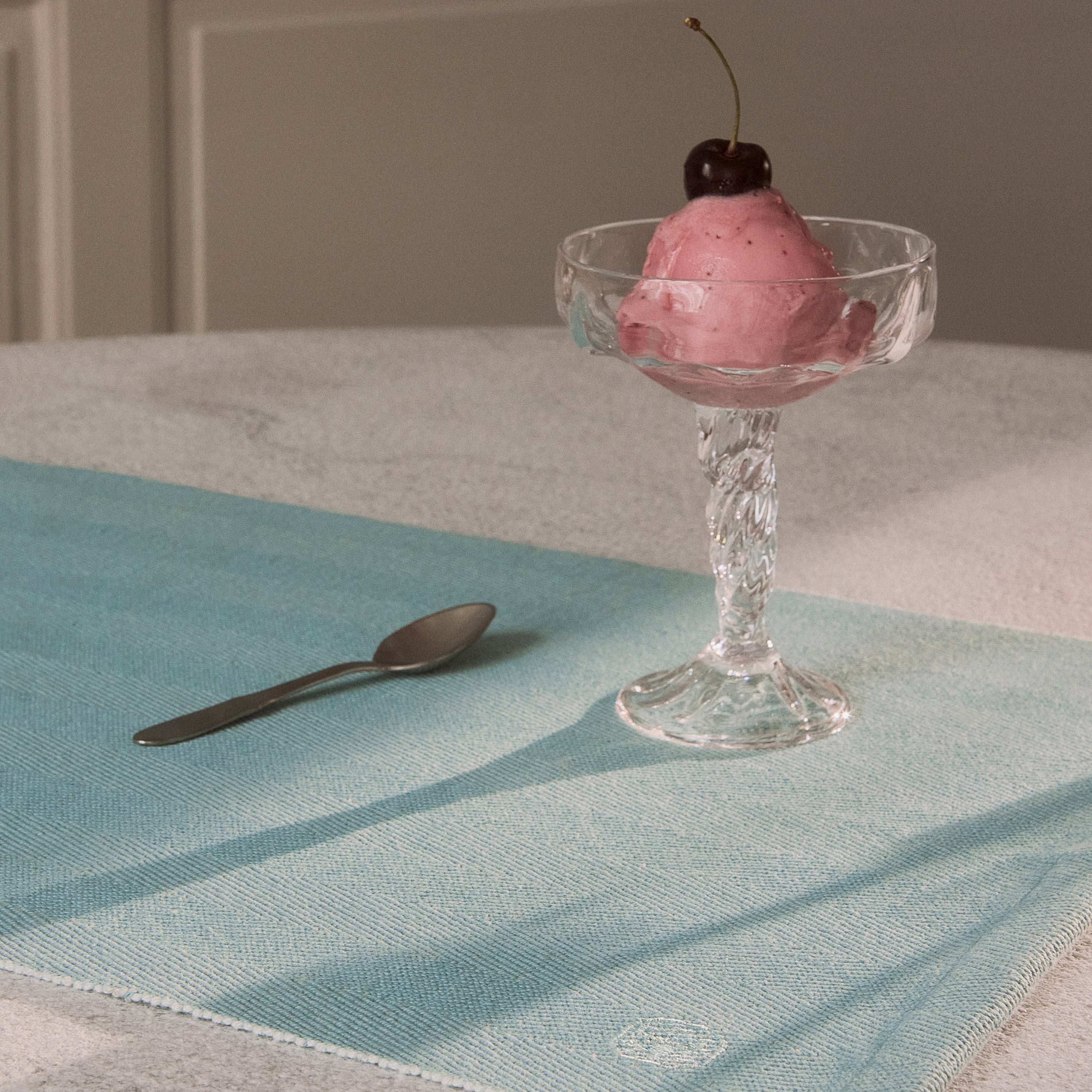 2 placemats